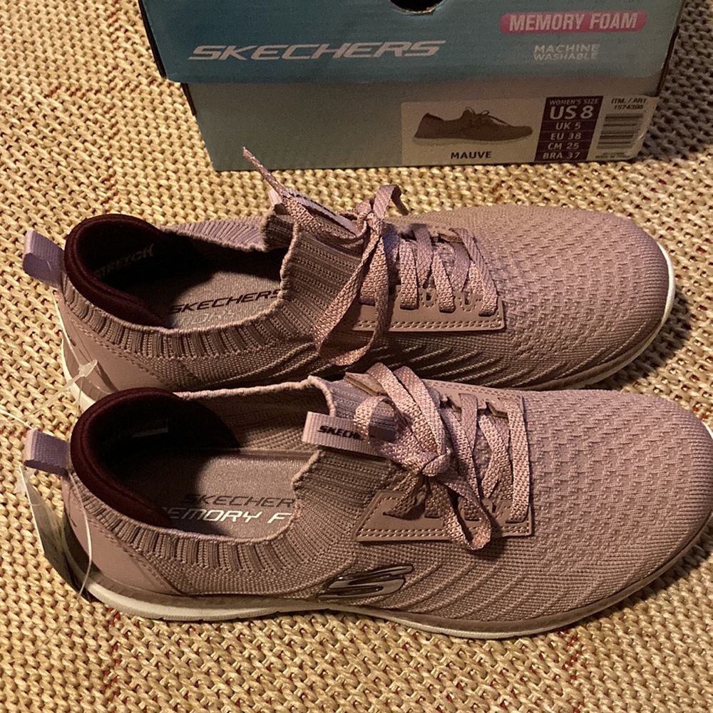 SKECHERS Memory Foam Brand New In Box Beautiful Mauve Color. Machine Washable ♥️ - Picture 2 of 9